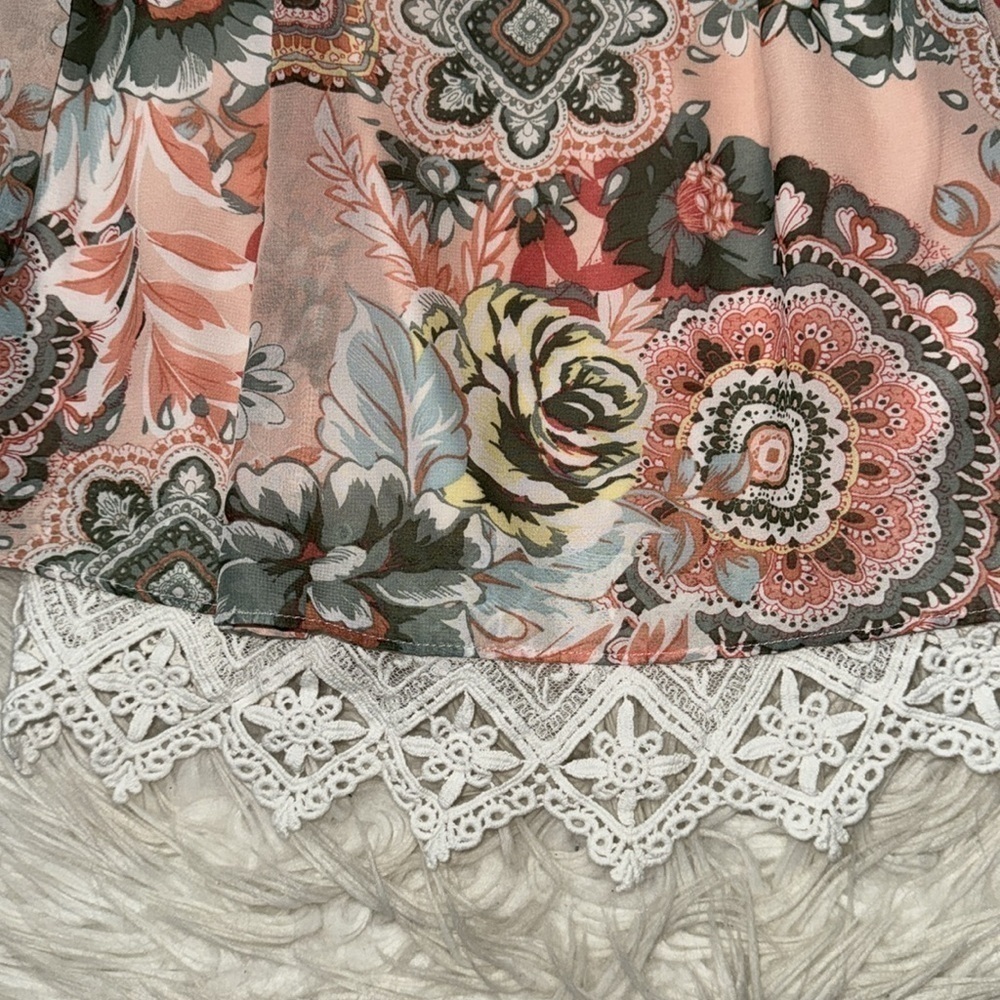 Trendy Amy Byer Top - Picture 2 of 5